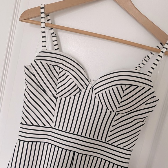 FASHION NOVA JUMPSUIT NWOT - Picture 6 of 10